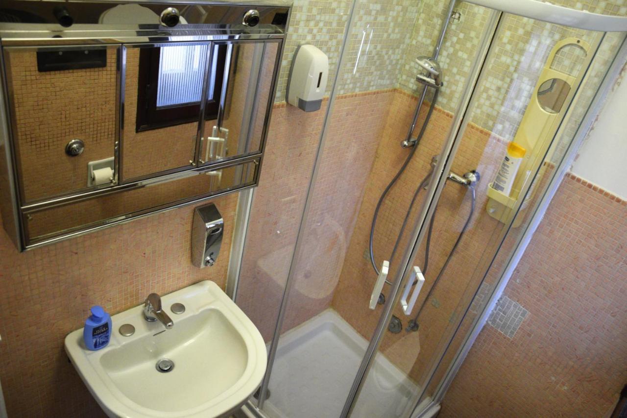 Camera Matrimoniale con Bagno Privato